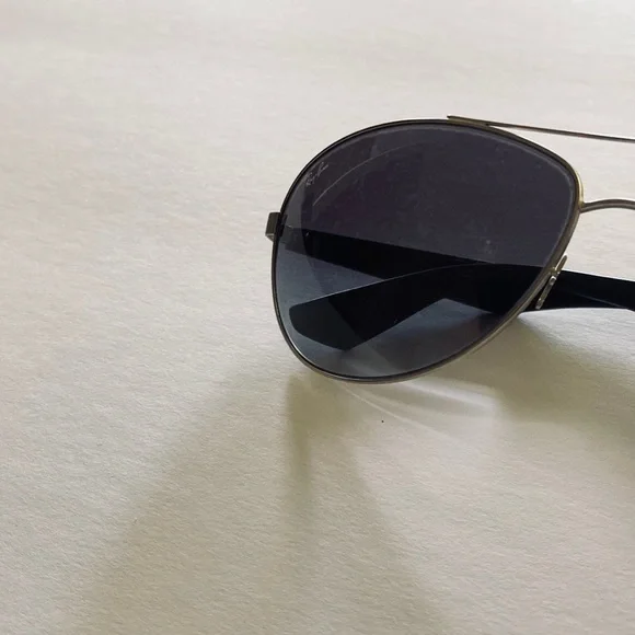 Ray-Ban Aviator Sunglasses - Picture 3 of 8